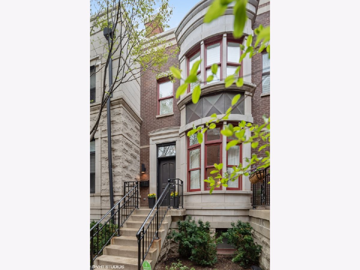 Townhomes Sold Wabansia Row Chicago Illinois, 2340 Wabansia