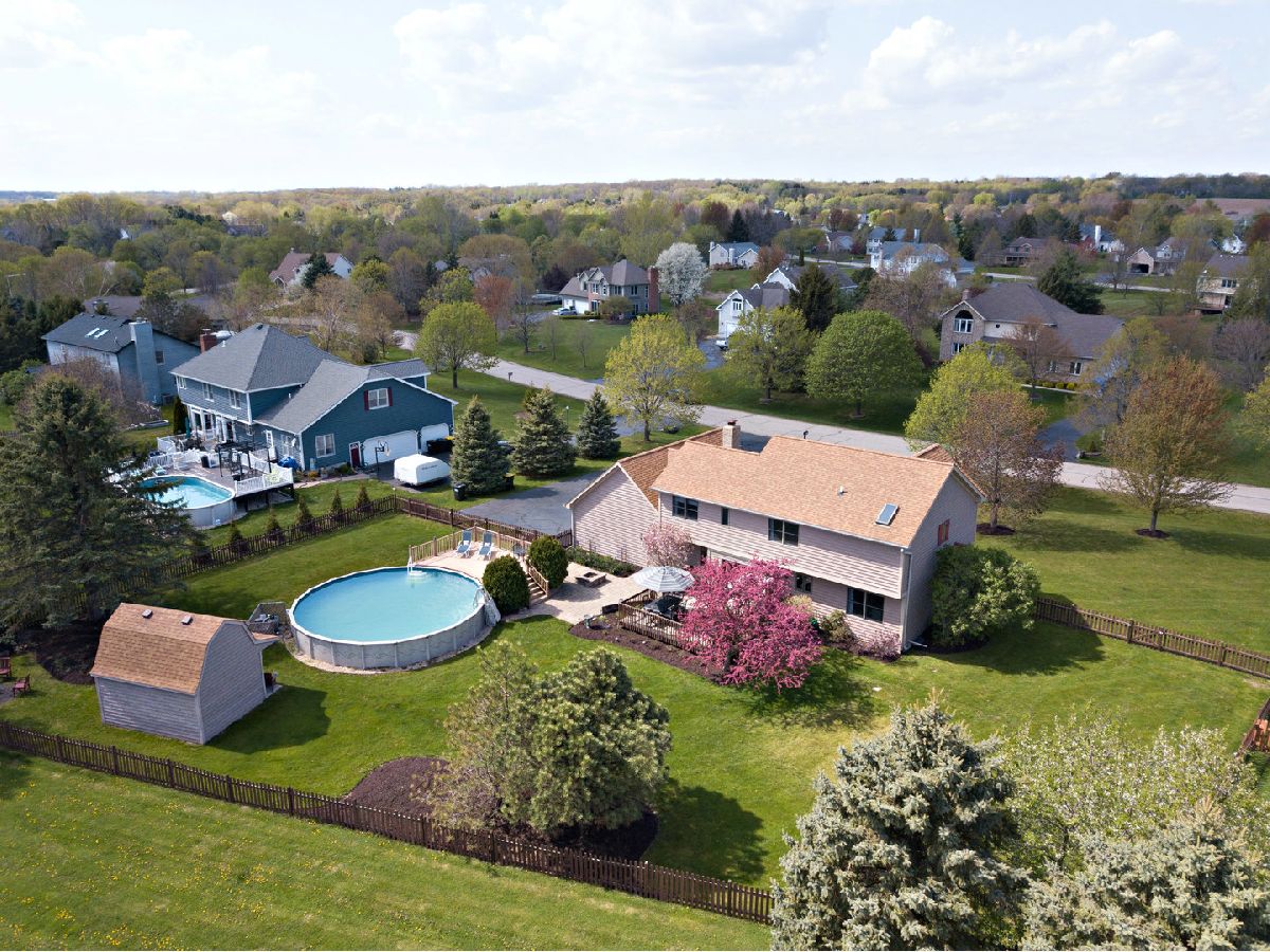 Homes Sold Oak Valley Hills Spring Grove Illinois, 2317 Amanda