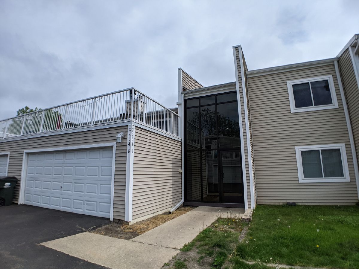 Condos & Townhomes Rented Whispering Pines Palatine Illinois, 2254 Baldwin