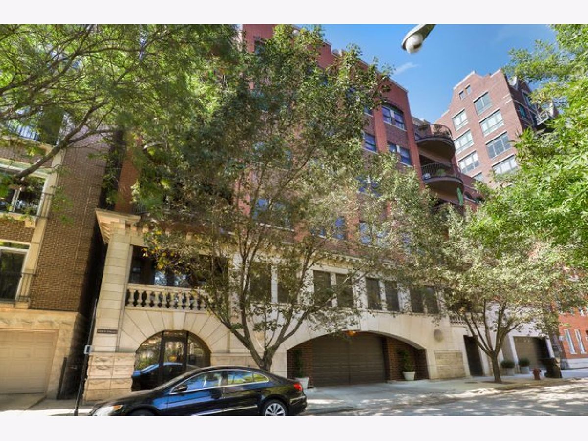 Condominiums Sold Cheval Club Chicago Illinois, 1426 Orleans