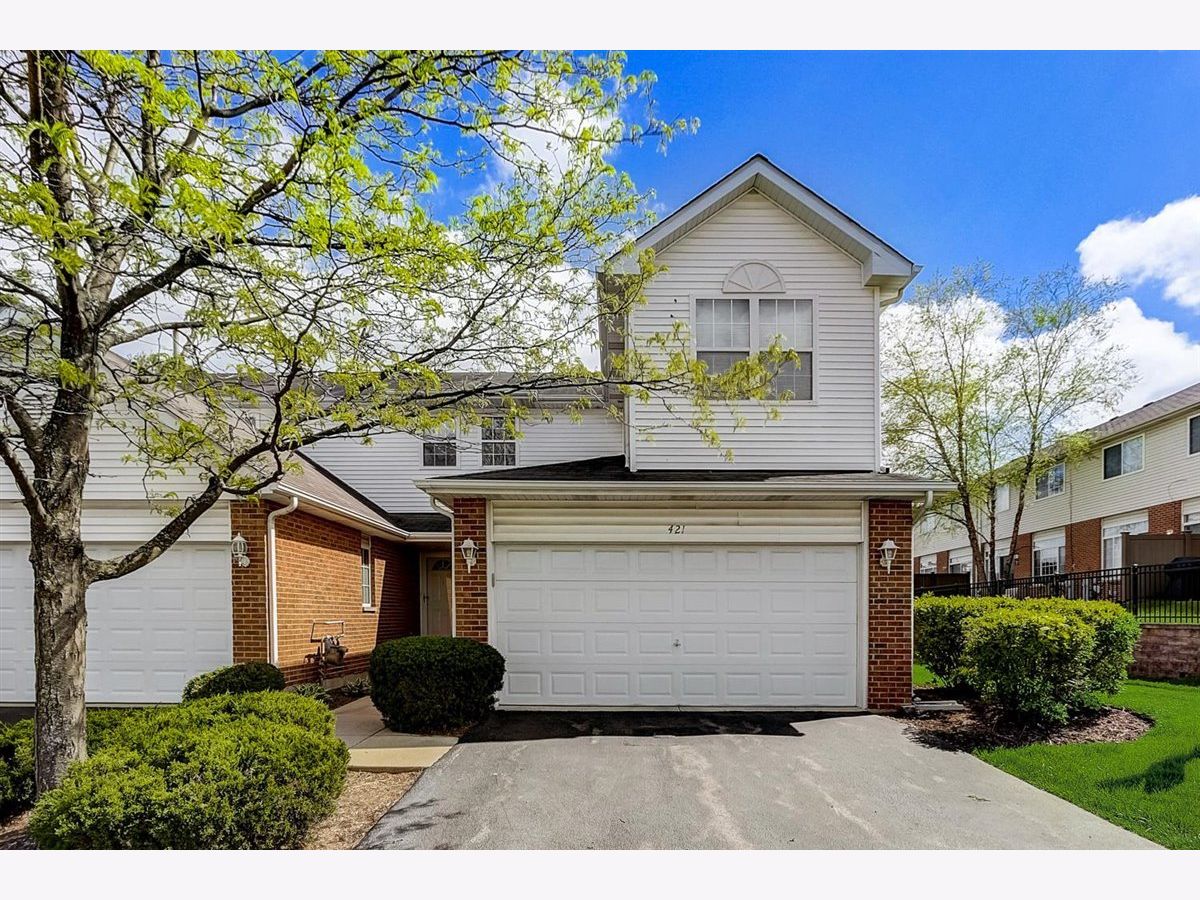 Townhomes & Condos & Homes Sold Greenbriar Glendale Heights Illinois, 421 Coventry