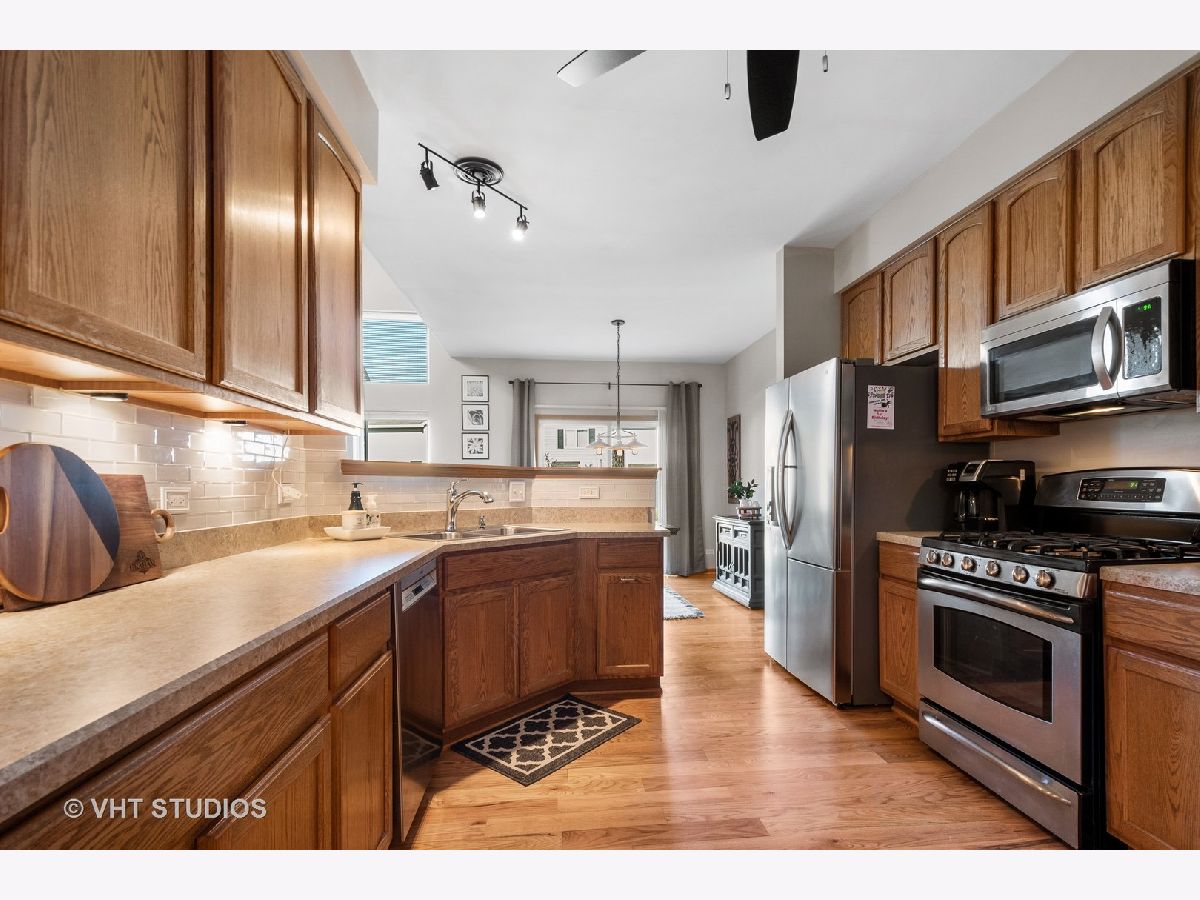 Townhomes & Condos Sold Princeton Crossing Lake In The Hills Illinois, 3321 Ronan