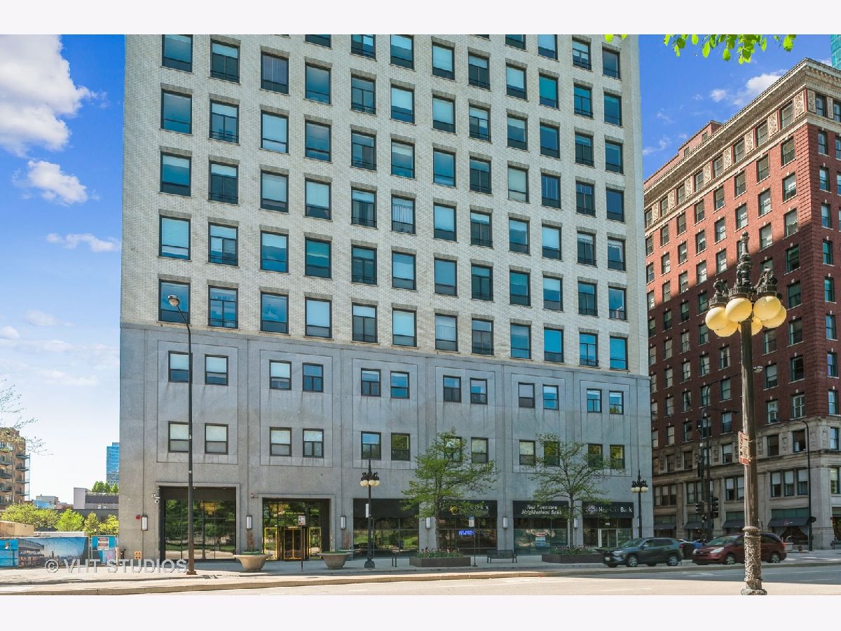 Condominiums Sold Michigan Avenue Lofts Chicago Illinois, 910 Michigan