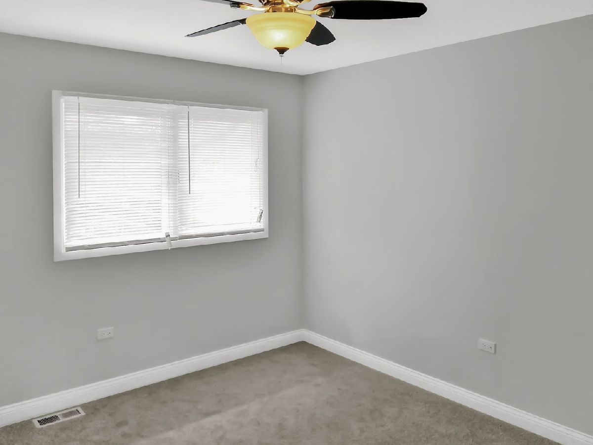 Homes Rented Hilltop Manor Schaumburg Illinois, 940 Apple