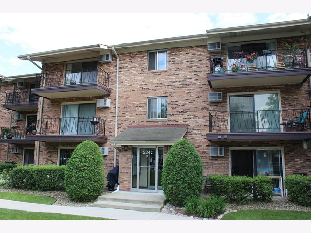 Condominiums Rented Waterbury Crestwood Illinois, 5342 Waterbury