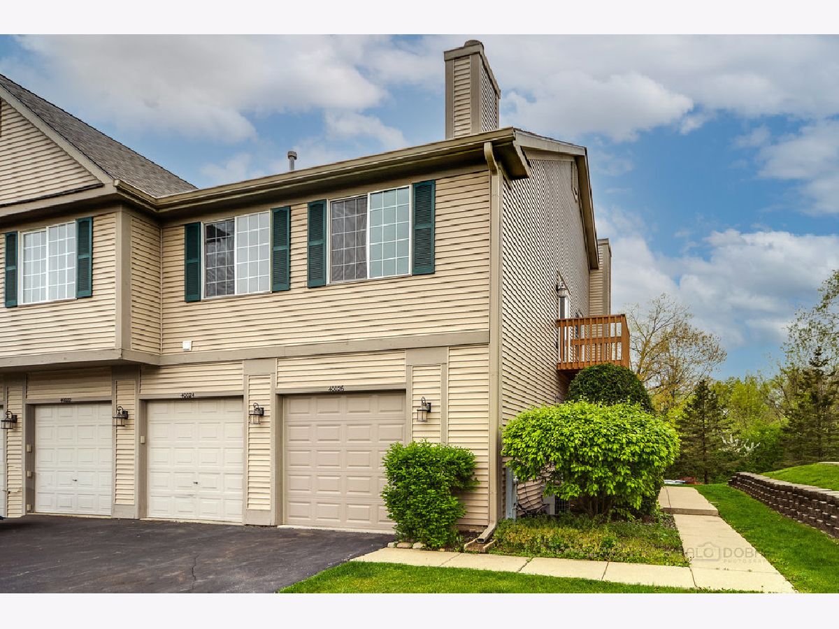 Townhomes & Condos & Homes Sold Fairway Greens Antioch Illinois, 40026 Hidden Bunker