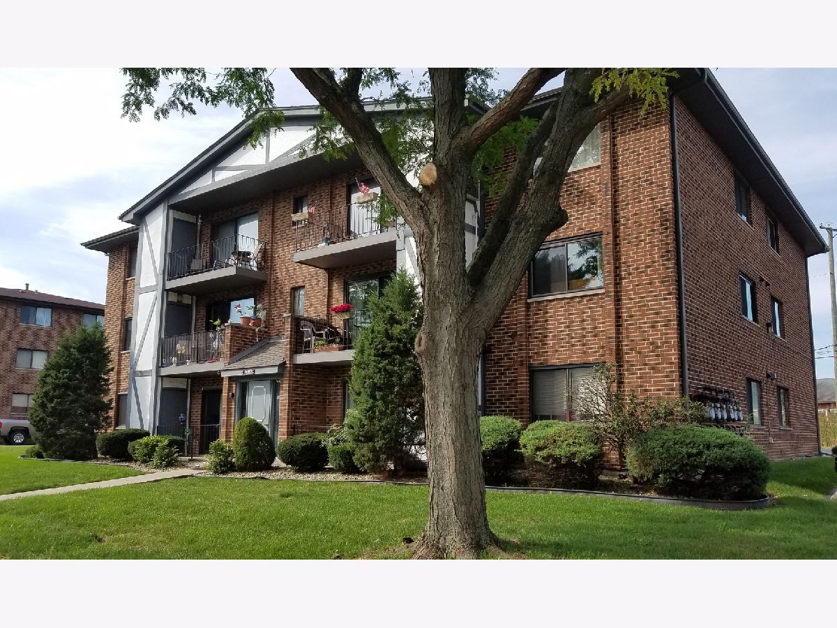 Condominiums Sold Winston Commons Tinley Park Illinois, 16610 Theresa