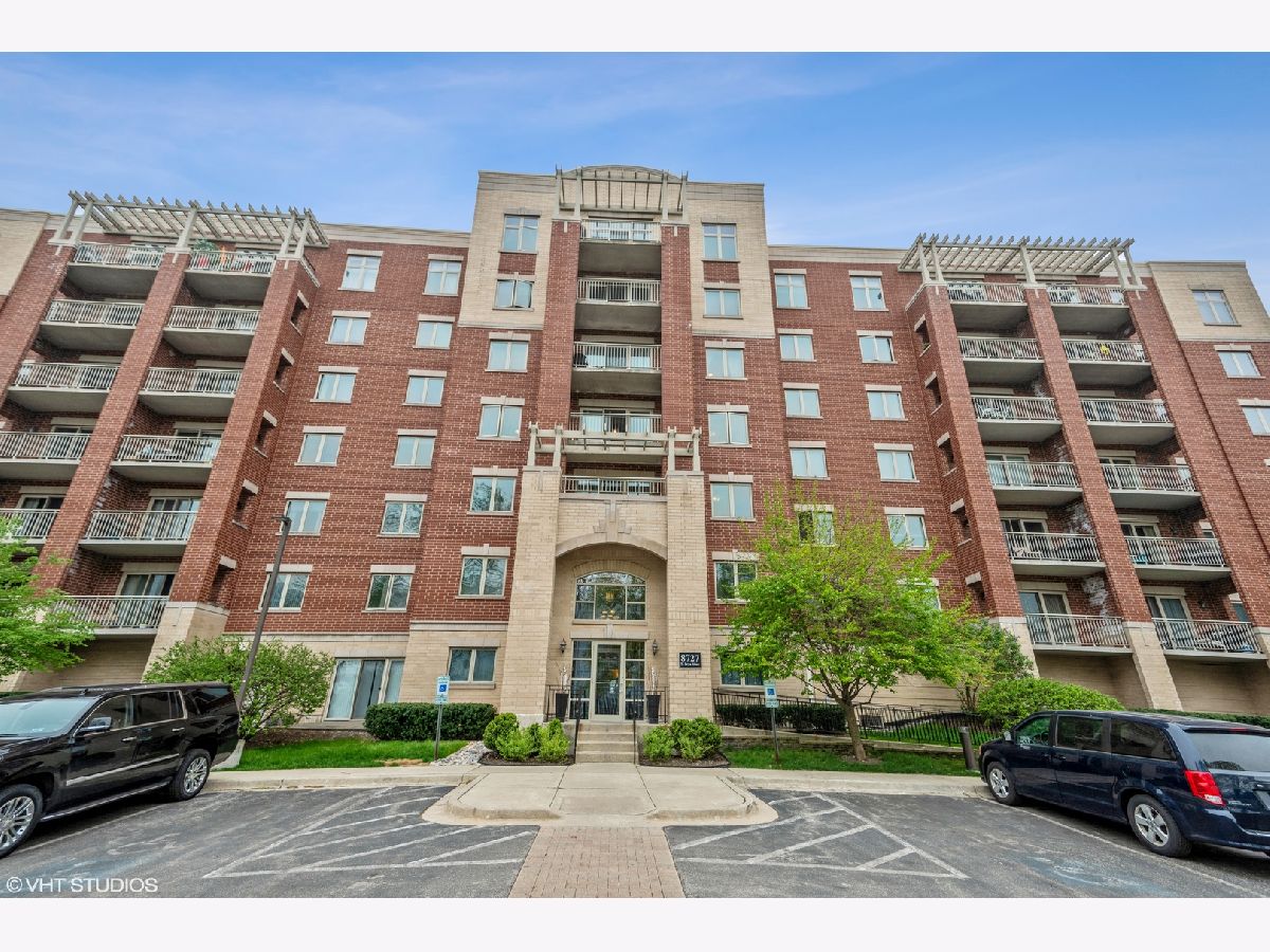 Condominiums Sold Bryn Mawr Place Chicago Illinois, 8727 Bryn Mawr
