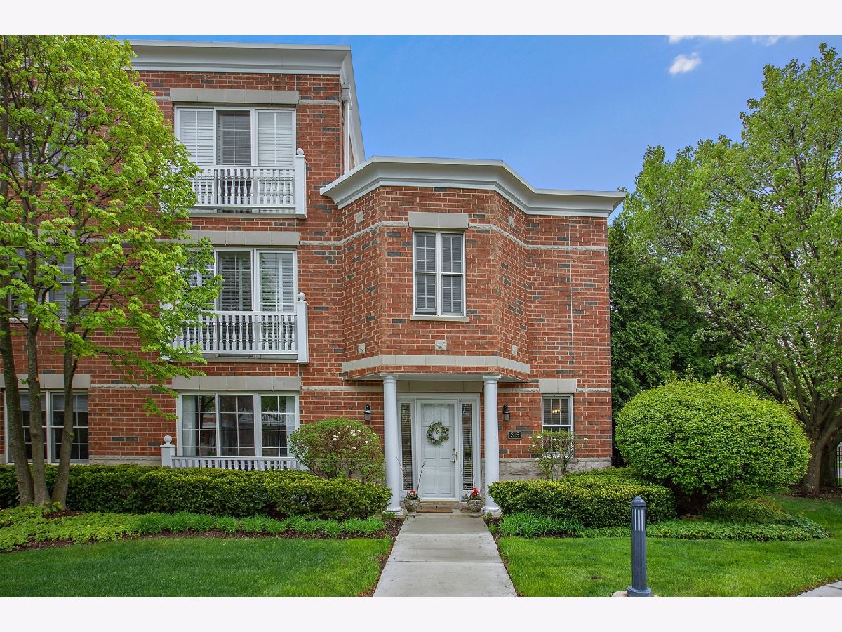Condominiums & Homes Sold Middlefork Woods Northfield Illinois, 1855 Old Willow