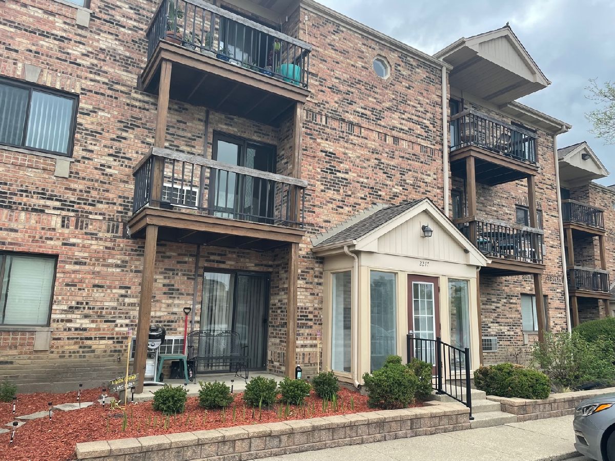 Condominiums Rented Rosewood Arlington Heights Illinois, 2217 Nichols