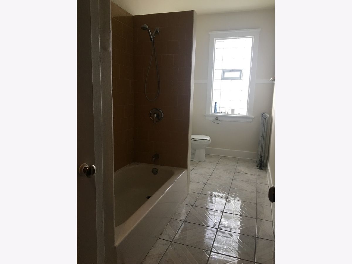 Homes & Condos & Townhomes Rented Austin Village Chicago Illinois, 5933 Midway Park