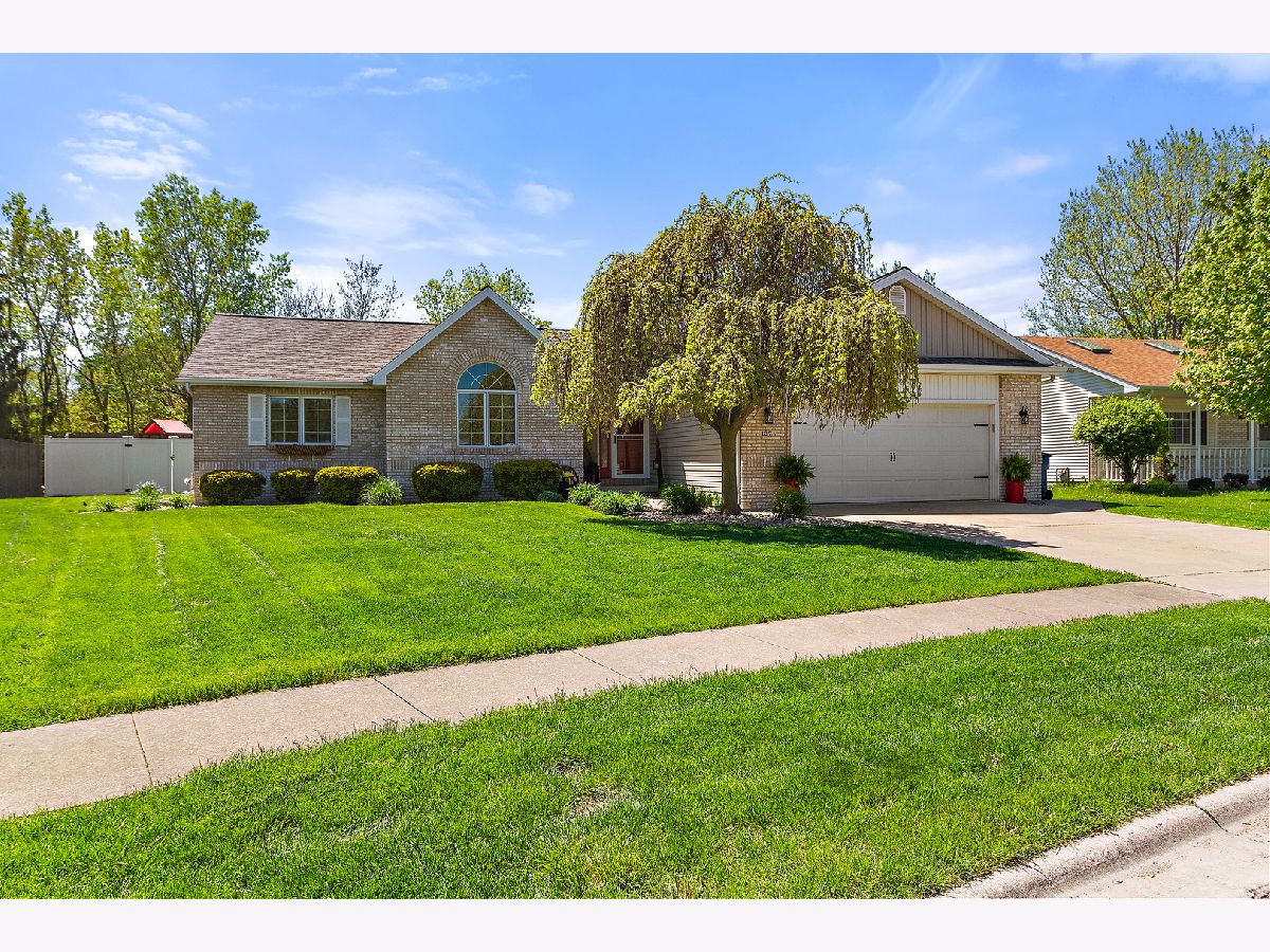 Homes Sold Old Farm Bradley Illinois, 137 Old Farm Mid
