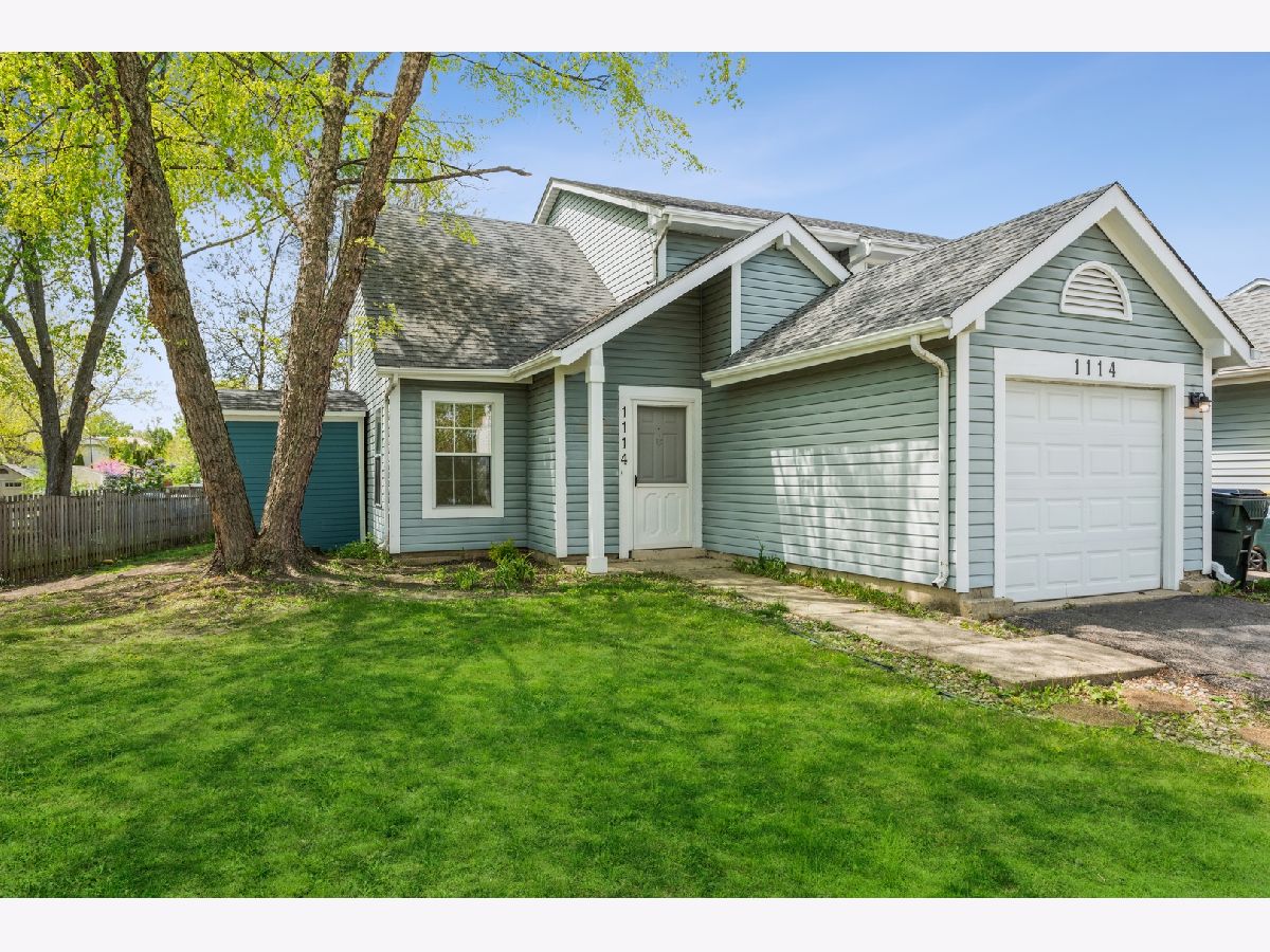 Townhomes & Homes Sold Hunters Crossing Carol Stream Illinois, 1114 Bradbury