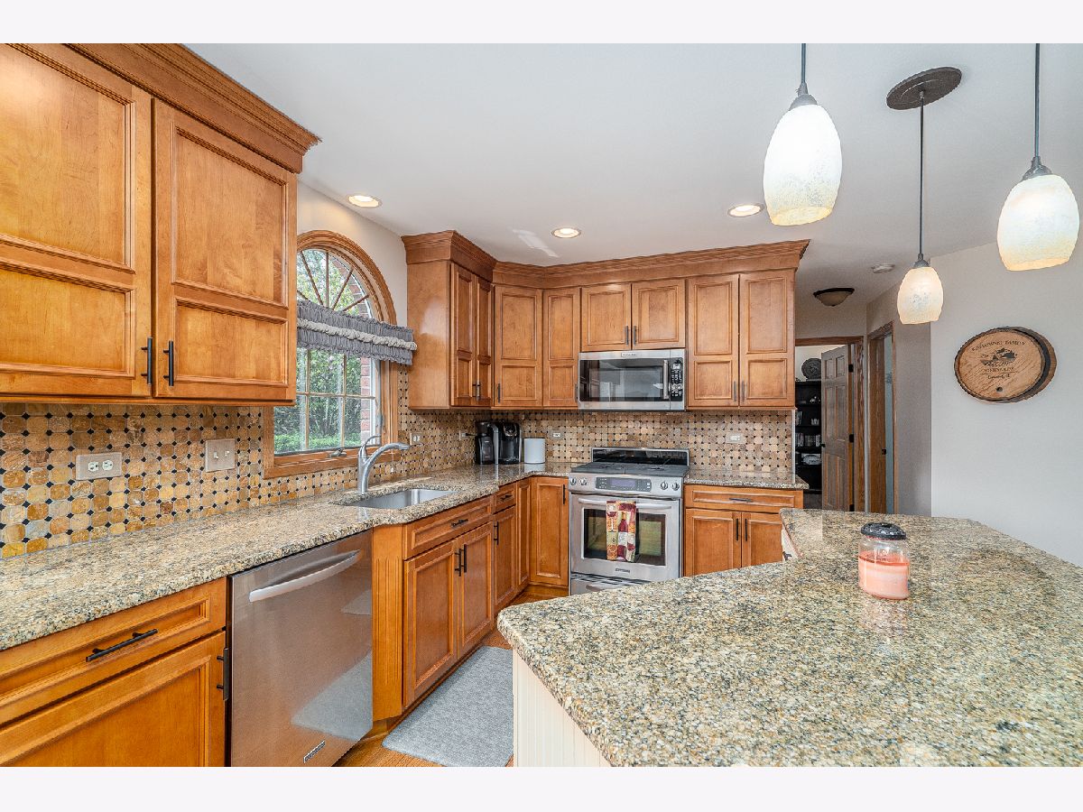 Homes Sold Pineview Hills Homer Glen Illinois, 12033 Flint
