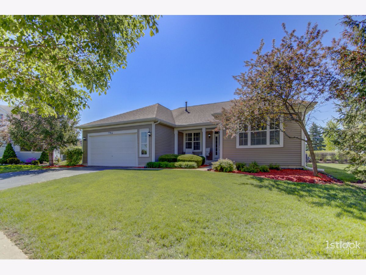 Steeplechase Oswego IL, Condos & Townhomes & Homes For Sale & For Rent