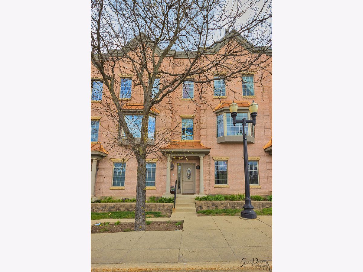 Townhomes Sold Wellington Of Elgin Elgin Illinois, 144 Kimball