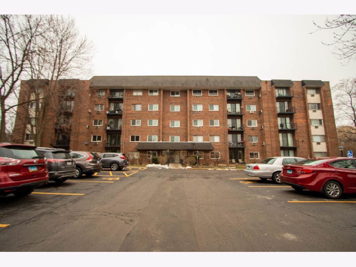 Condominiums & Homes Rented St Joseph Creek Lisle Illinois, 4721 Saint Joseph Creek
