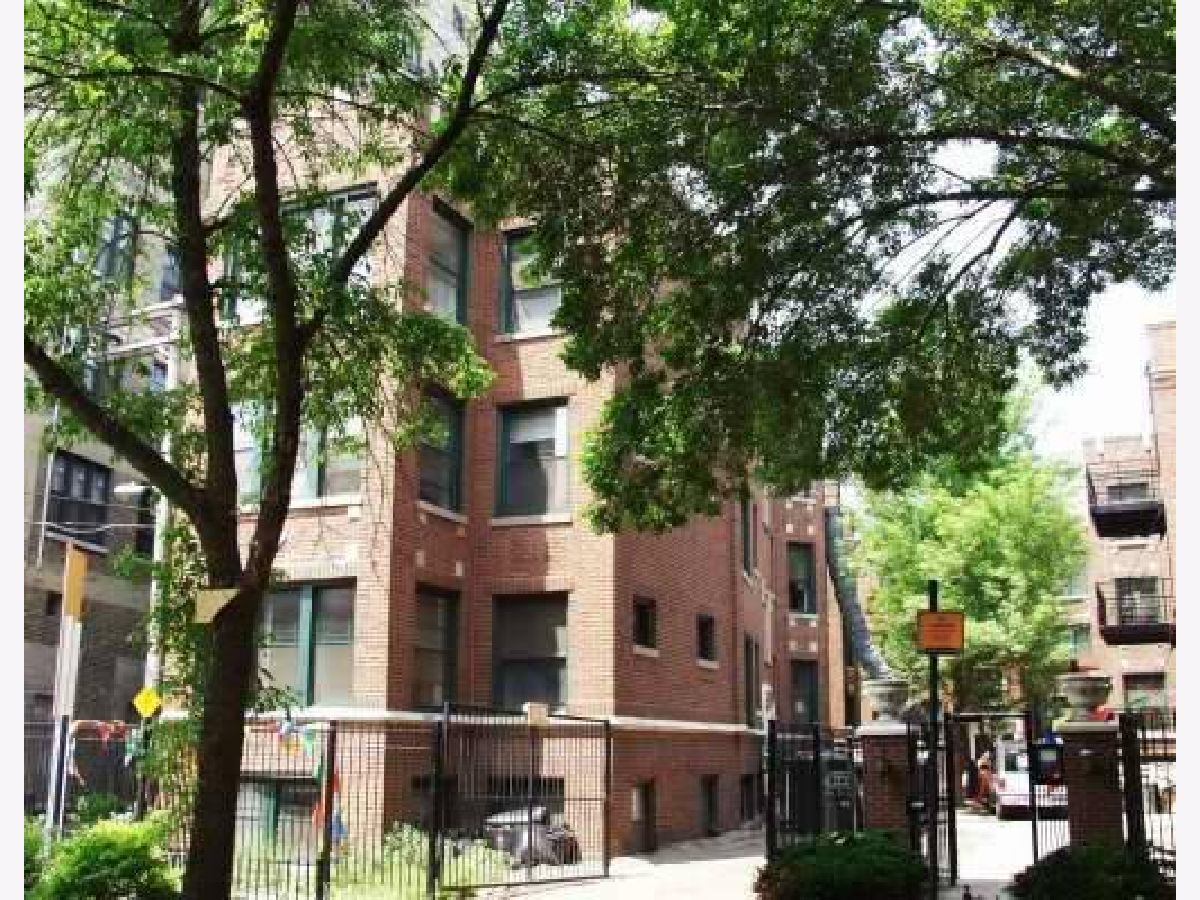 Condominiums Rented Pratt Du Lac Chicago Illinois