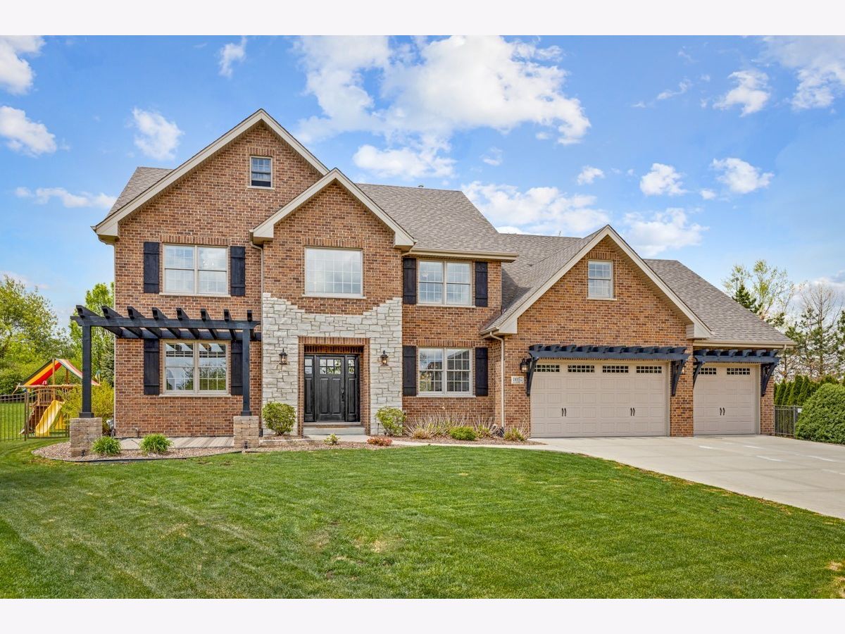 Homes Sold Sara Springs Frankfort Illinois, 11057 Riverside