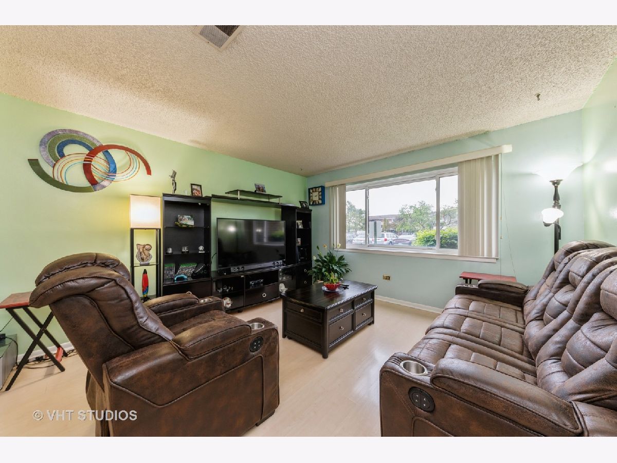 Condominiums Sold Long Valley Palatine Illinois, 1402 Carol