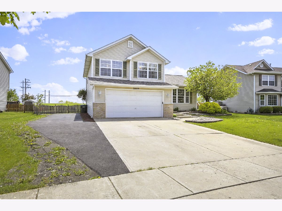 Homes Sold Hunters West Channahon Illinois, 25539 Mallard