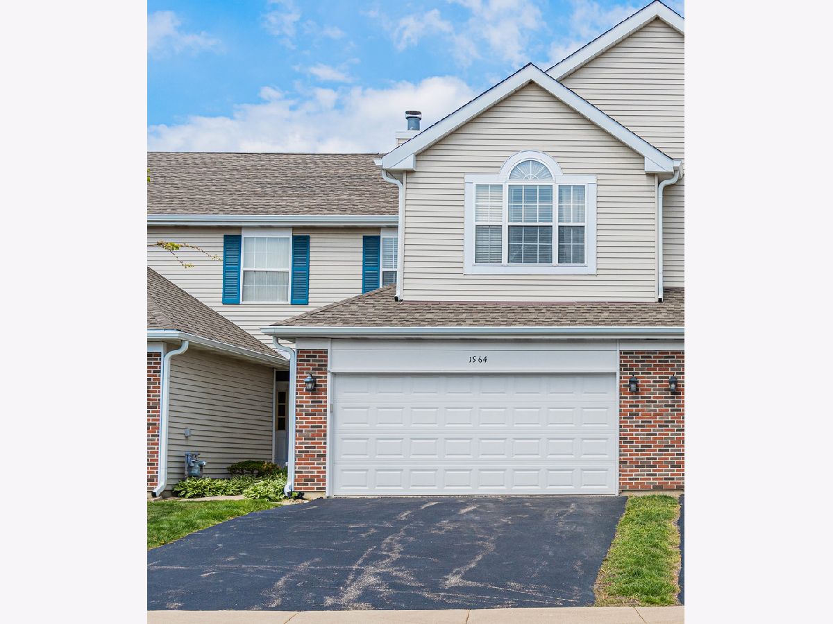 Townhomes & Condos Sold Blackberry Creek Hoffman Estates Illinois, 1964 Blackberry