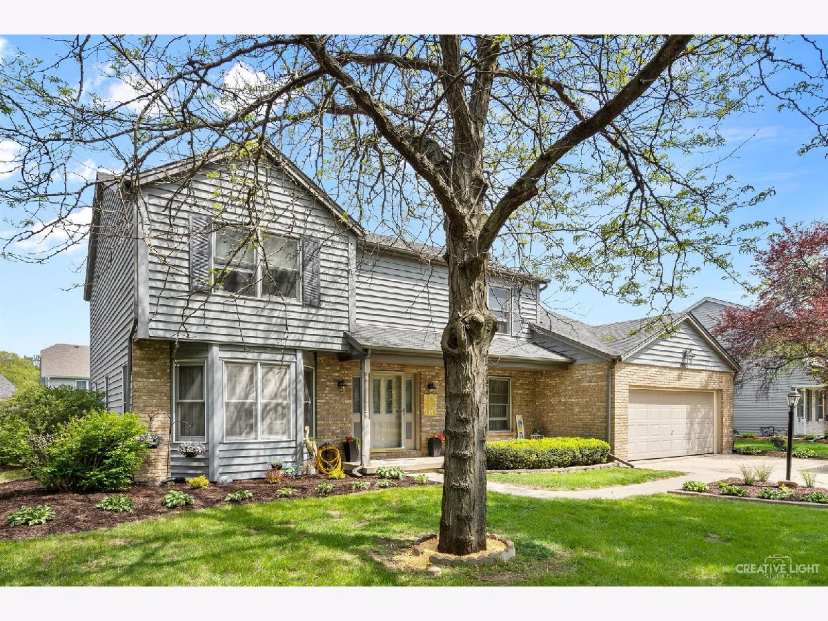 Homes & Condos & Townhomes Sold Highland Glen Elgin Illinois, 2768 Brechin