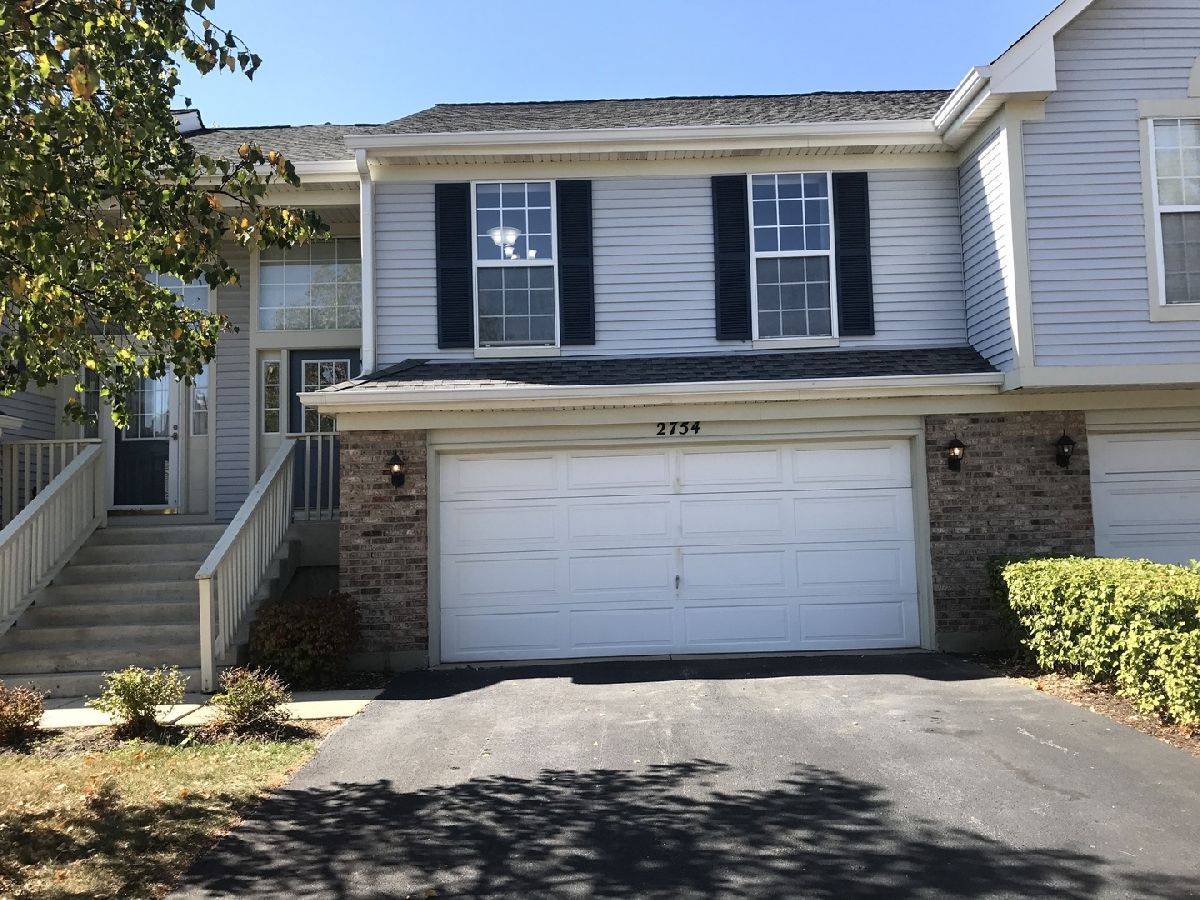 Townhomes & Condos Rented Lost Creek Arlington Heights Illinois, 2754 Cedar Glen