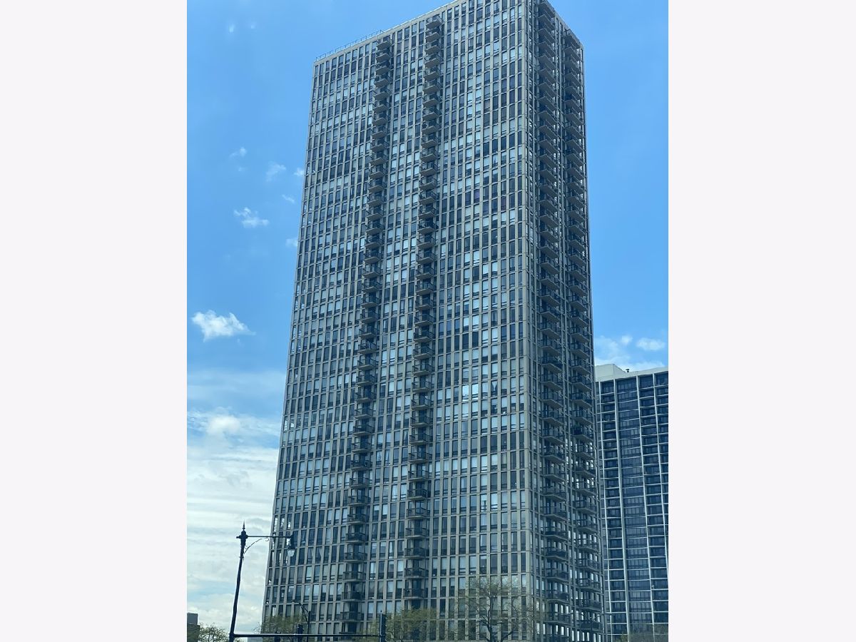 Condominiums Rented Parkview Towers Chicago Illinois, 1660 Lasalle
