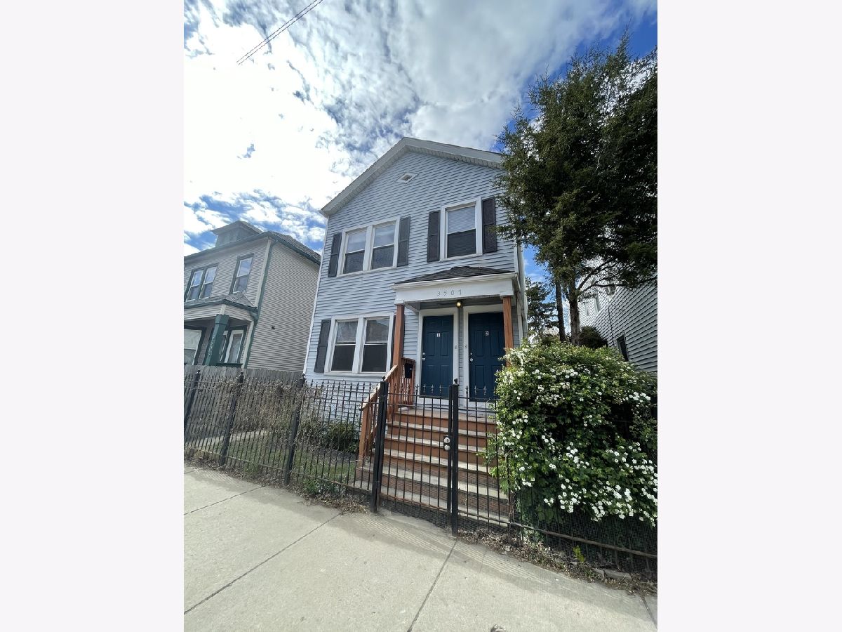 Condominiums Rented Logan Station Chicago Illinois, 3507 Diversey