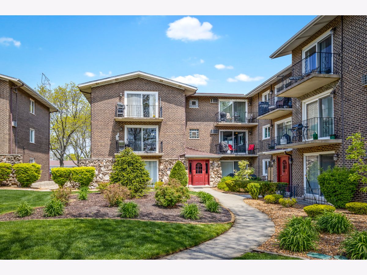 Condos & Townhomes & Homes Sold Evergreen Orland Park Illinois, 9008 140th