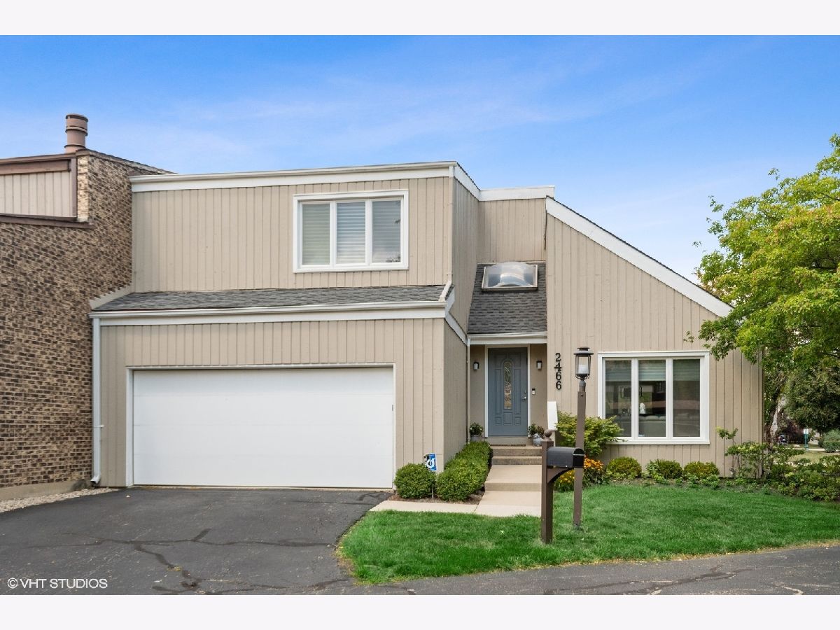 Homes & Condos & Townhomes Sold Cobblewood Northbrook Illinois, 2466 Cobblewood