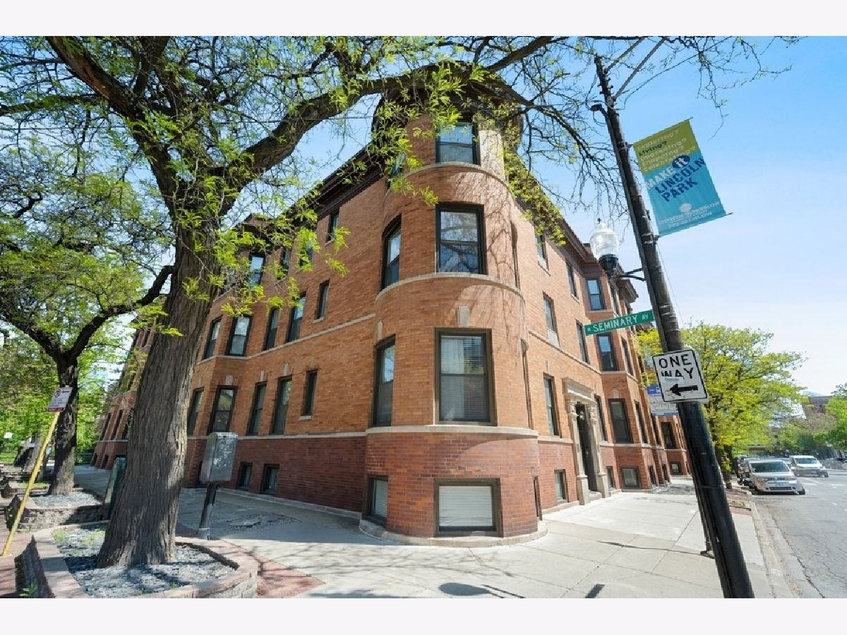 Condominiums & Homes Sold Kensington Chicago Illinois, 1056 Armitage