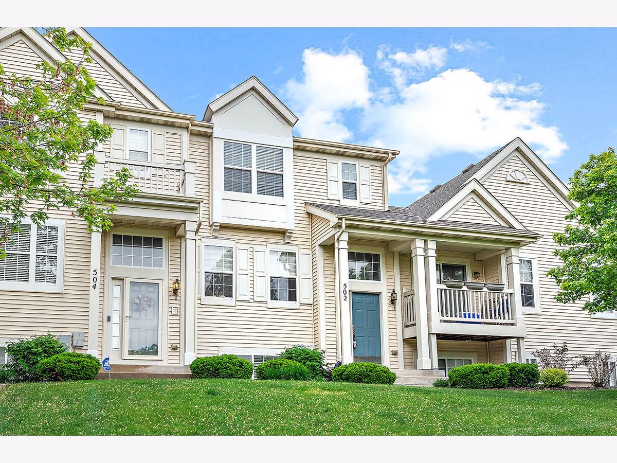 Townhomes Sold Lincoln Station Oswego Illinois, 502 Lincoln Station