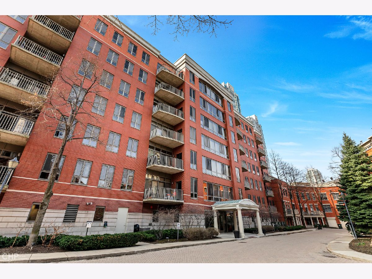 Condos & Townhomes Sold Kinzie Park Midrise Chicago Illinois, 400 Clinton