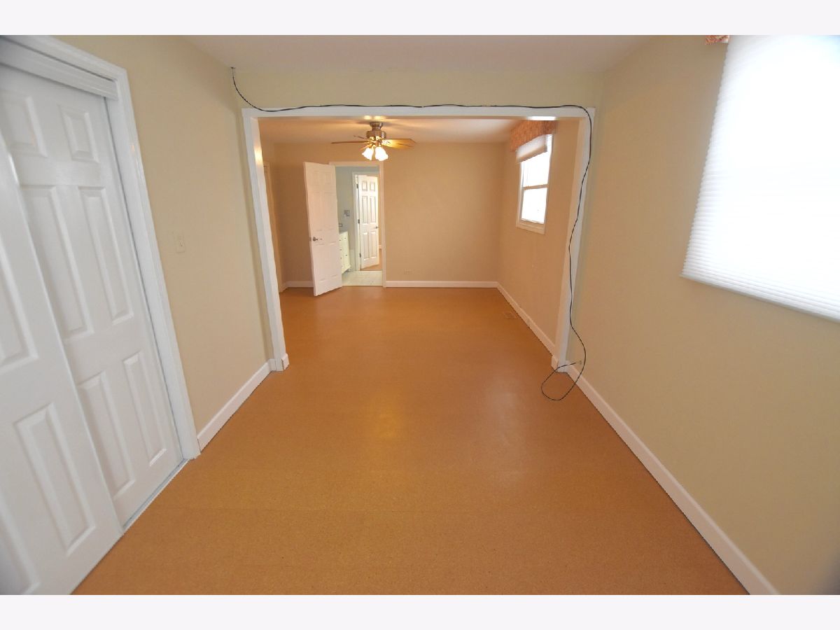 Homes Rented Playfield Crestwood Illinois, 5510 Fairway