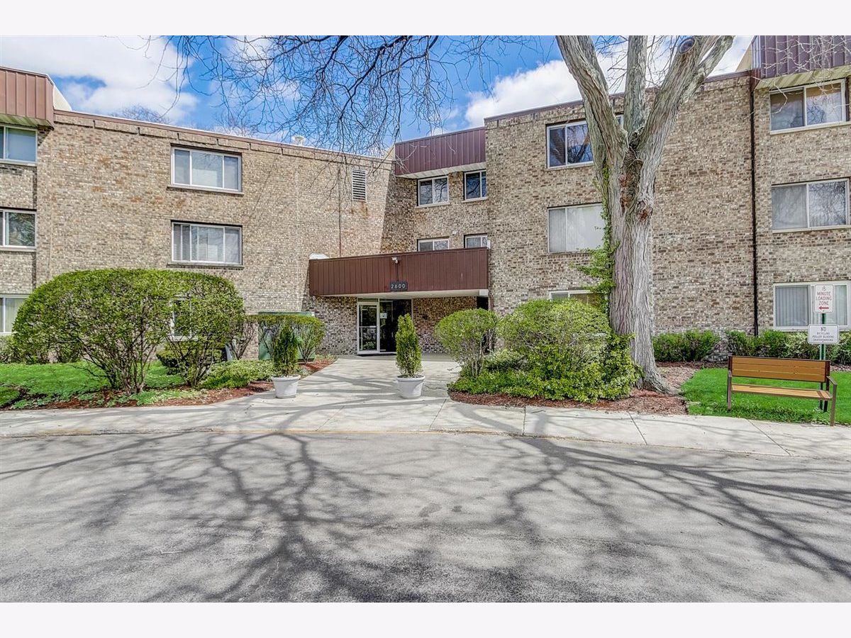 Condominiums Sold Brookwood Rolling Meadows Illinois, 2600 Brookwood Way