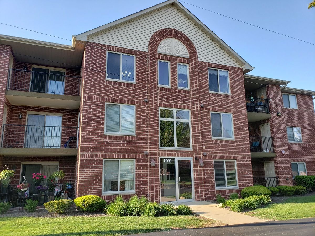 Homes & Townhomes & Condos Sold Heritage Estates Orland Park Illinois, 7010 Heritage