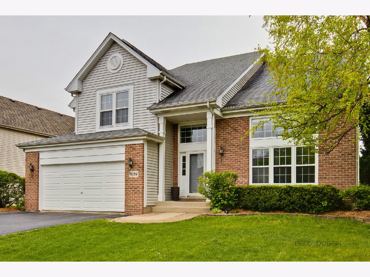 Homes & Townhomes & Condos Sold Wicklow Village Lake Zurich Illinois, 1069 Cormar