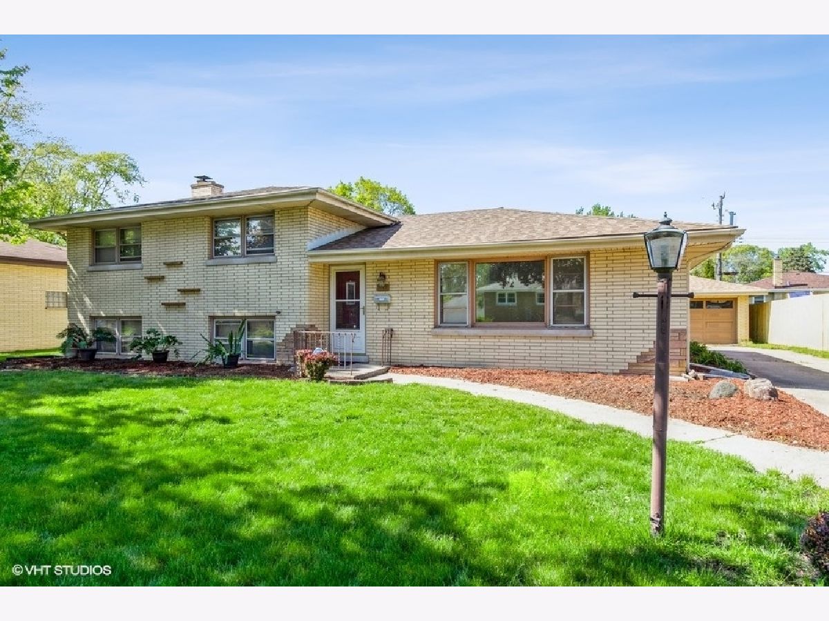 Homes & Condominiums Sold Forest Glen Lansing Illinois, 2326 184th