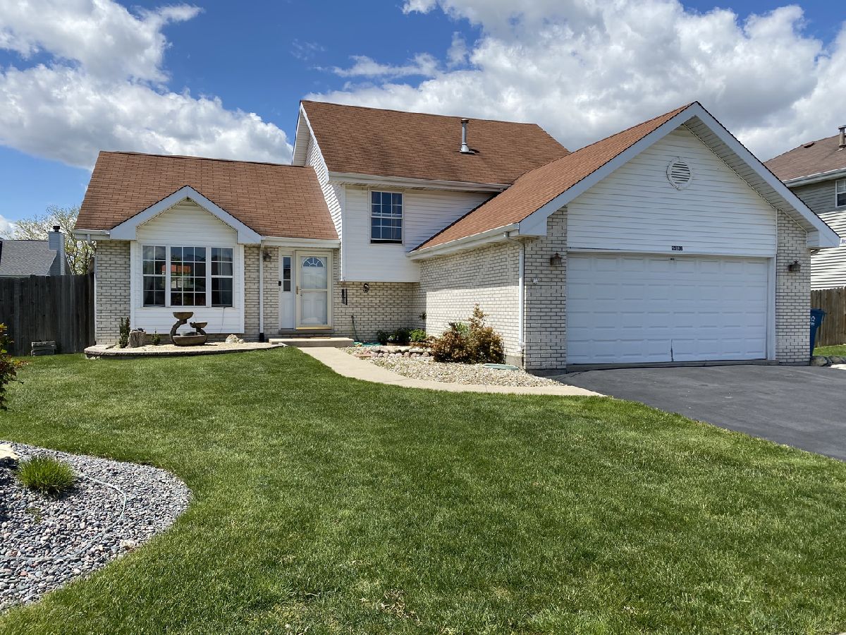 Homes & Condos & Townhomes Sold Highlands Monee Illinois, 25738 Taft