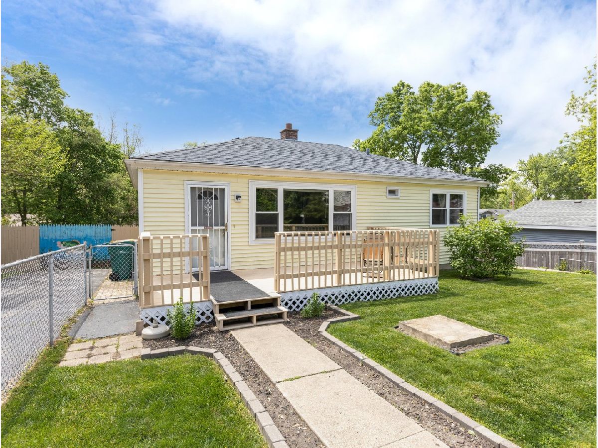 Homes & Condos & Townhomes Sold Northcrest Wilmington Illinois, 321 North