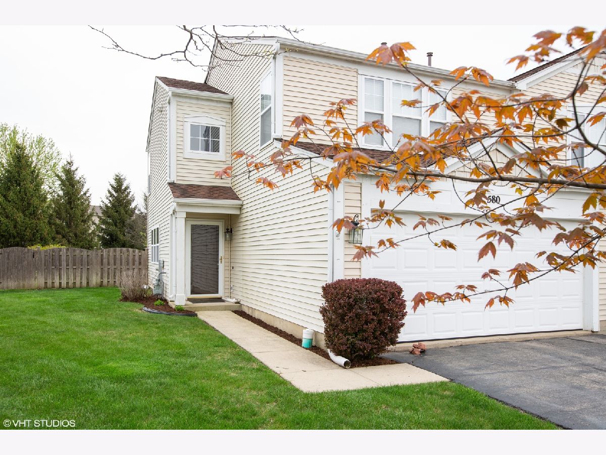 Homes & Townhomes & Condos Rented Bellchase Lake In The Hills Illinois, 580 Wedgewood