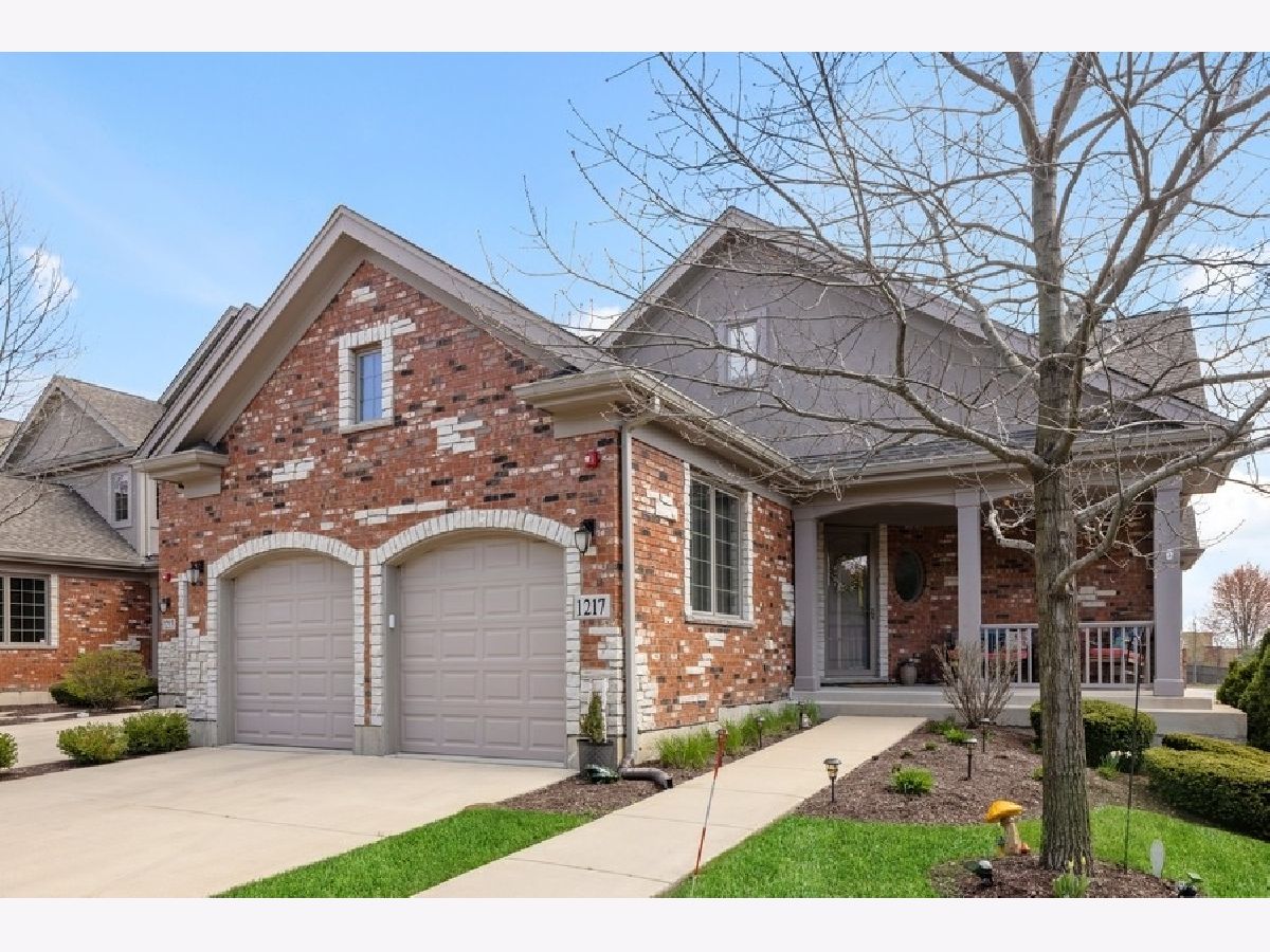 Townhomes Sold Bellerive Terrace Westmont Illinois, 1217 Charles