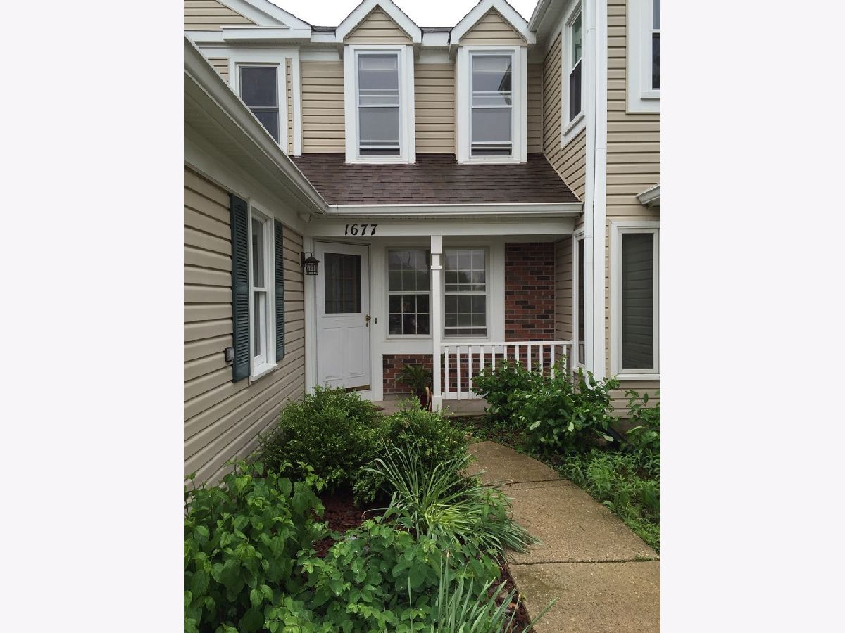 Townhomes & Condos Rented Hampton Farms Elk Grove Village Illinois, 1677 Vermont