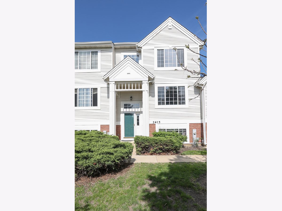 Townhomes & Condos Rented Ogden Pointe At The Wheatlands Aurora Illinois, 2415 Oakfield