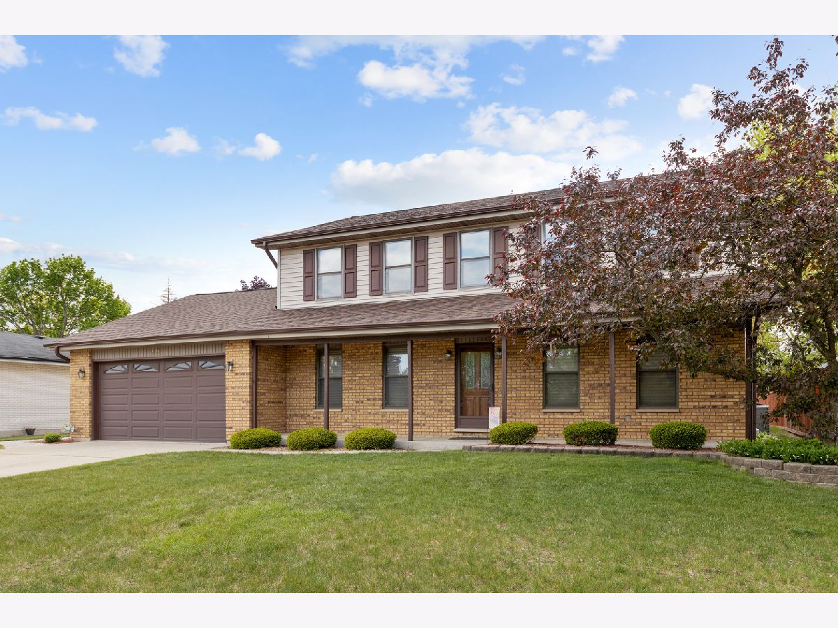 Homes Sold Hilltop Manor Schaumburg Illinois, 928 Apple