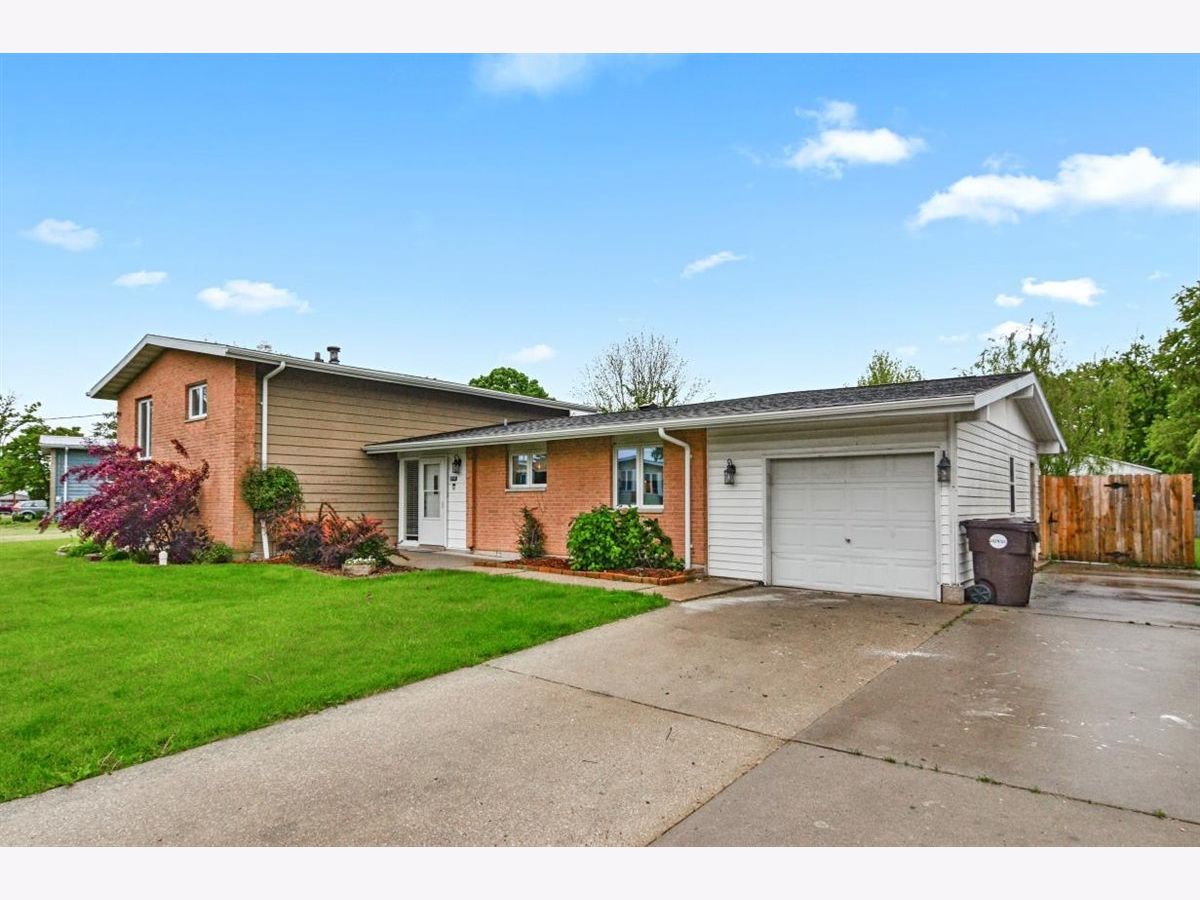 Homes & Condos & Townhomes Sold South Pointe Rantoul Illinois, 1510 South Pointe
