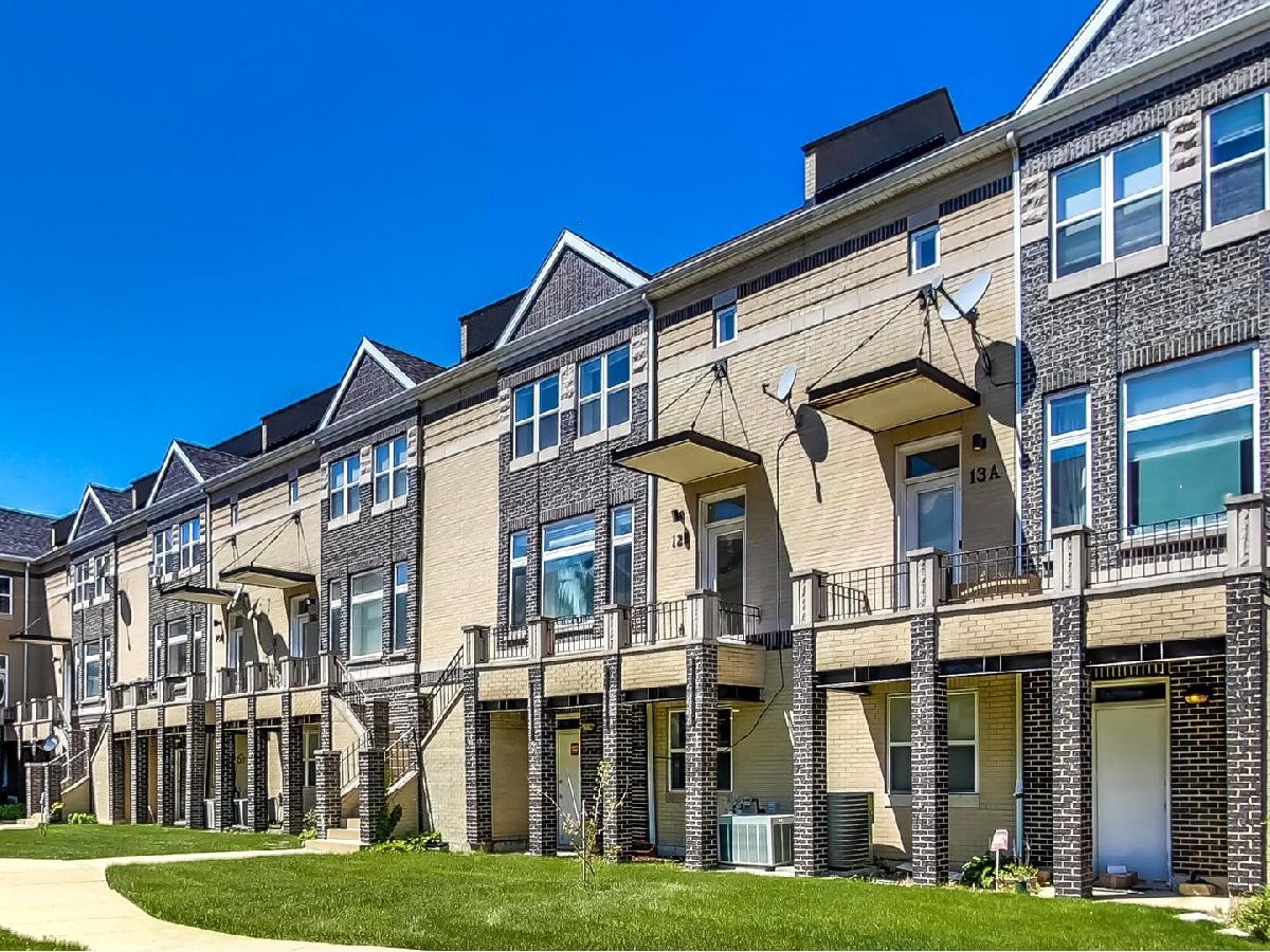 Townhomes Sold Ingleside Court Chicago Illinois, 6200 Ingleside