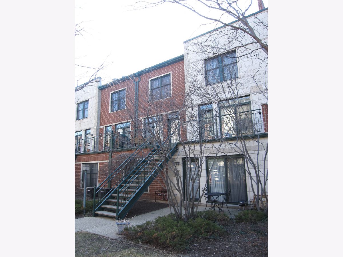 Townhomes & Condos Rented Dearborn Village Chicago Illinois, 1812 Dearborn